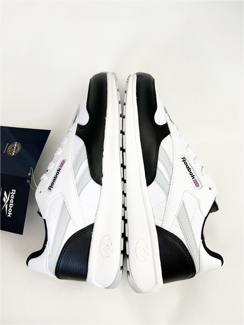 NIB Genuine Reebok x Heelys White & Black Low-Top Sneakers 8 - Picture 4 of 9